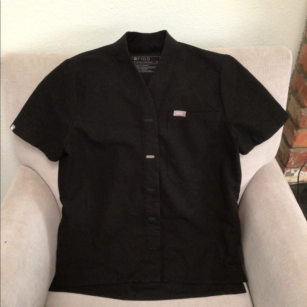 FIGS black Suswe scrub top XS
